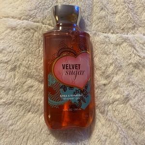 Bath and body velvet sugar full size